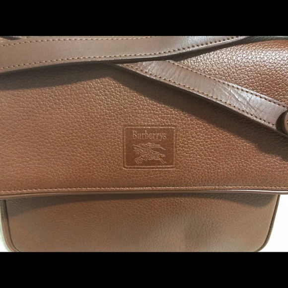 SEND me an offer
Burberrys of London 🌹Price⬇️⬇️⬇️ - Picture 2 of 13